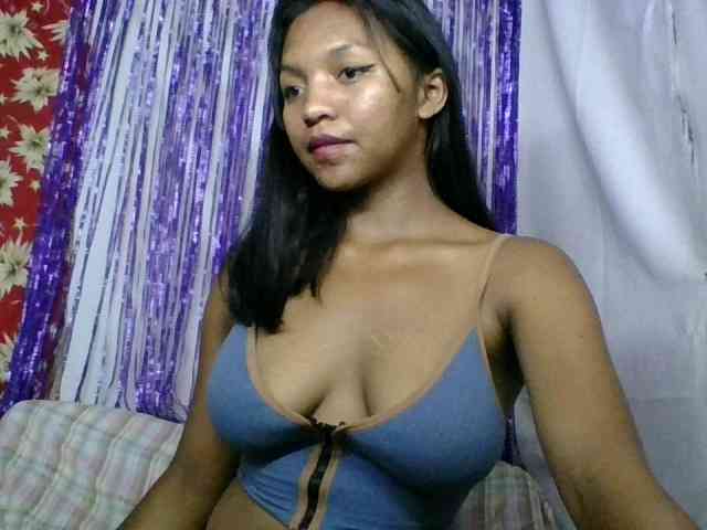MariahRK webcam