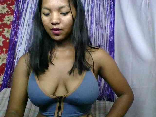 MariahRK webcam