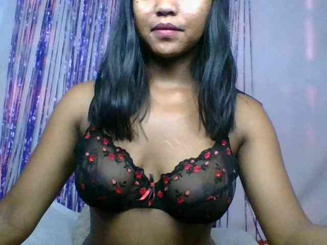 MariahRK webcam