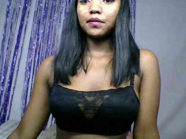 MariahRK webcam