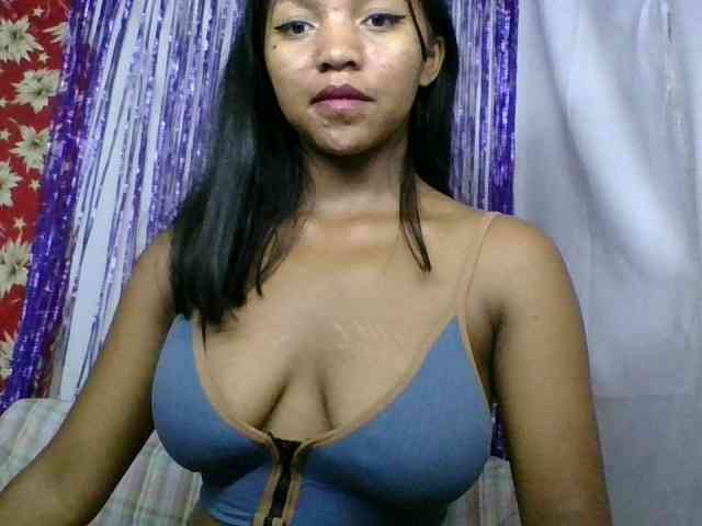 MariahRK webcam