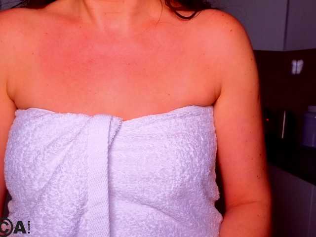 Ahsaka's BongaCams show and profile