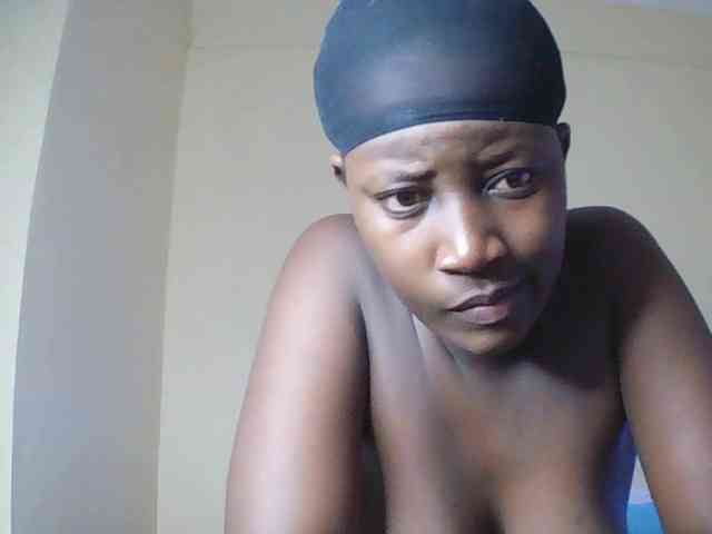 SoniaBella webcam