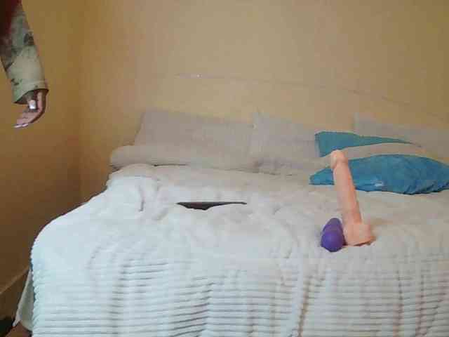 SoniaBella webcam