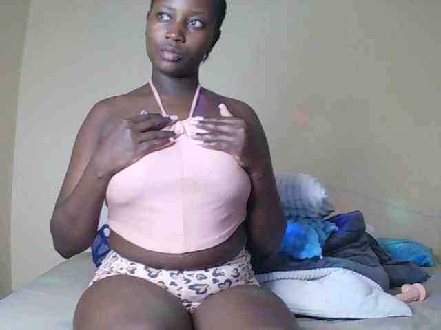SoniaBella webcam