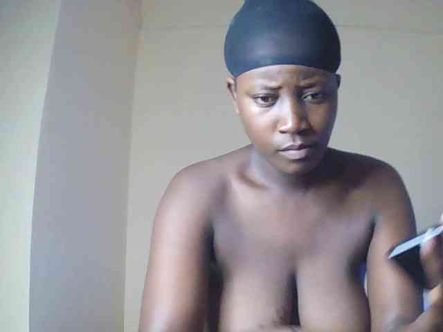 SoniaBella webcam