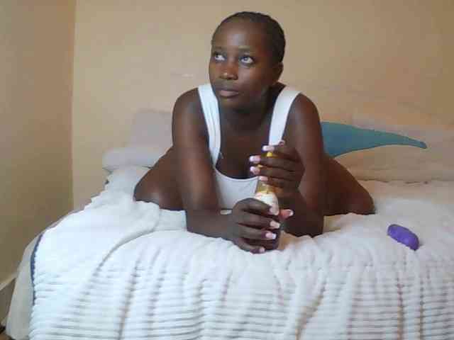 SoniaBella webcam