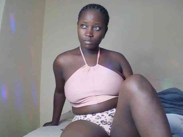 SoniaBella webcam