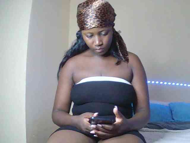 SoniaBella webcam