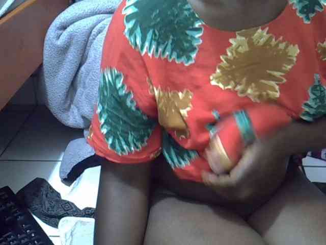 Ebonydora webcam