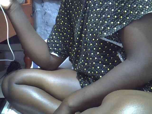 Ebonydora Live Webcam on BongaCams