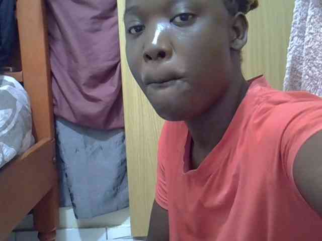 Ebonydora webcam