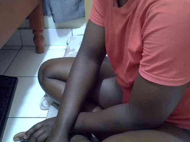 Ebonydora webcam