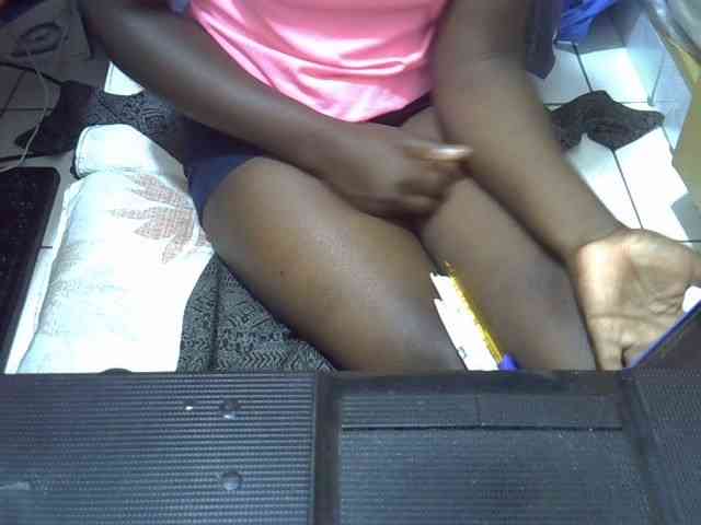 Ebonydora Live Webcam on BongaCams