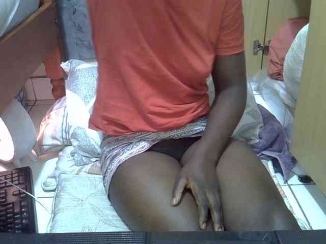 Ebonydora Live Webcam on BongaCams