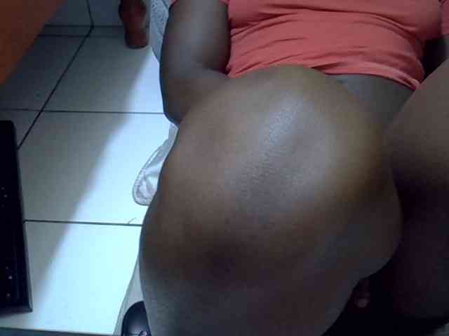 Ebonydora webcam