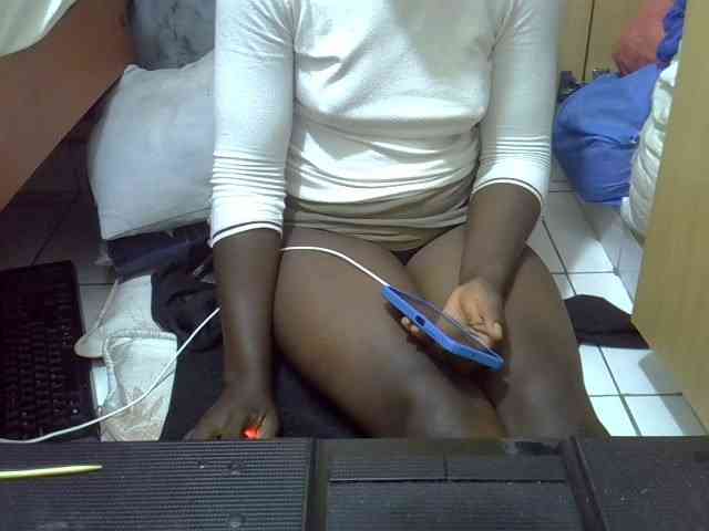 Ebonydora Live Webcam on BongaCams