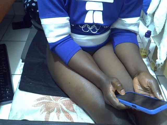 Ebonydora Live Webcam on BongaCams