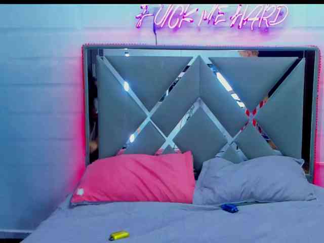 TeenLustLive- webcam