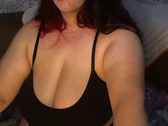 SkySupernova's BongaCams show and profile