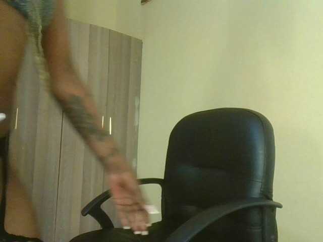 queenivy webcam bongacams model stream image