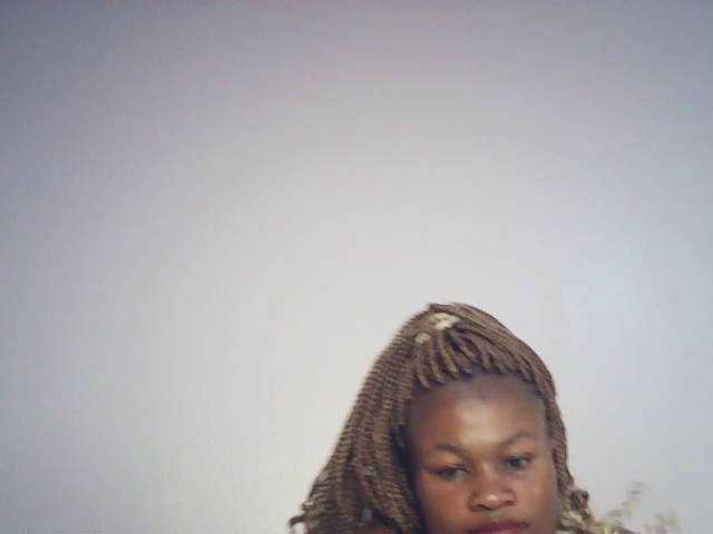 queenivy webcam bongacams model stream image