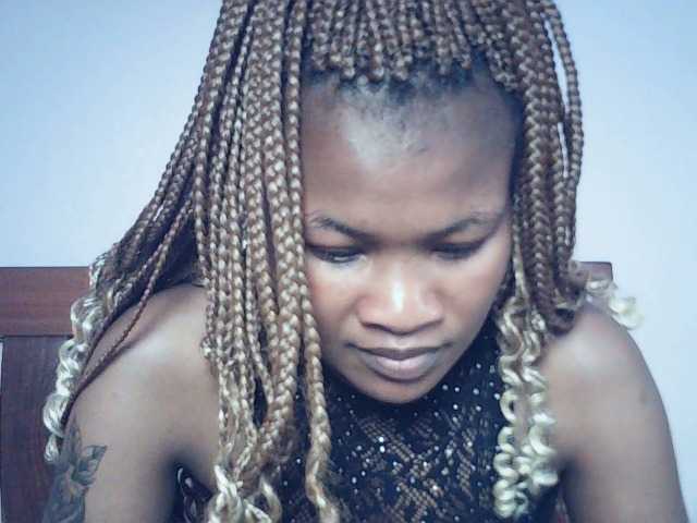 queenivy webcam bongacams model stream image