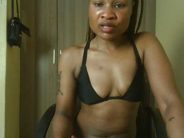 queenivy webcam bongacams model stream image