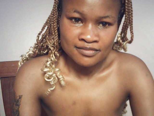 queenivy webcam bongacams model stream image