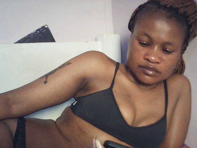 queenivy webcam bongacams model stream image