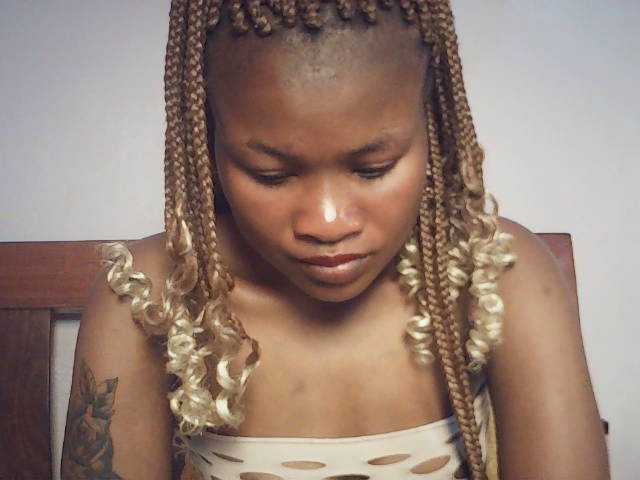 queenivy webcam bongacams model stream image