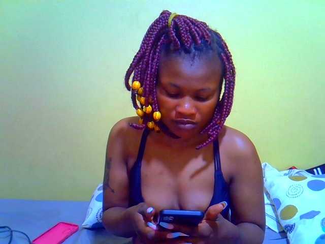 queenivy webcam bongacams model stream image