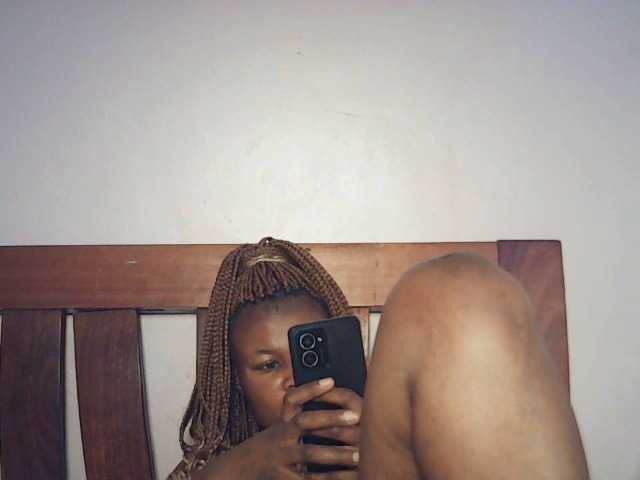 queenivy webcam bongacams model stream image