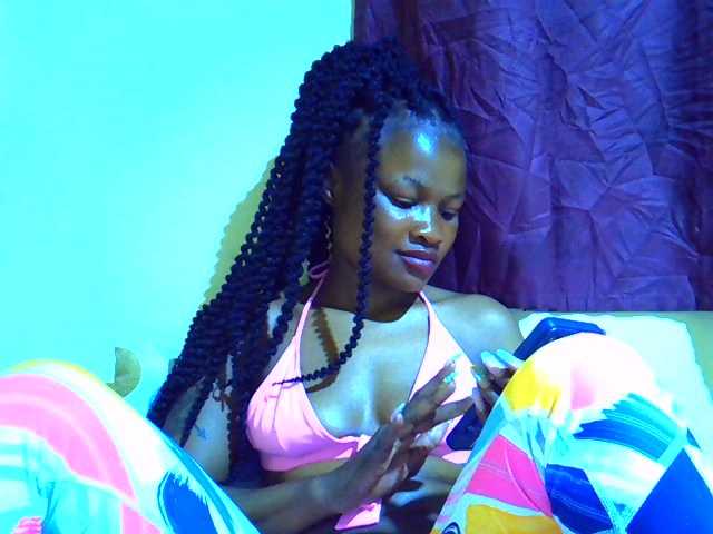 queenivy webcam bongacams model stream image