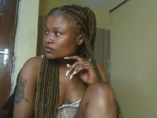 queenivy webcam bongacams model stream image