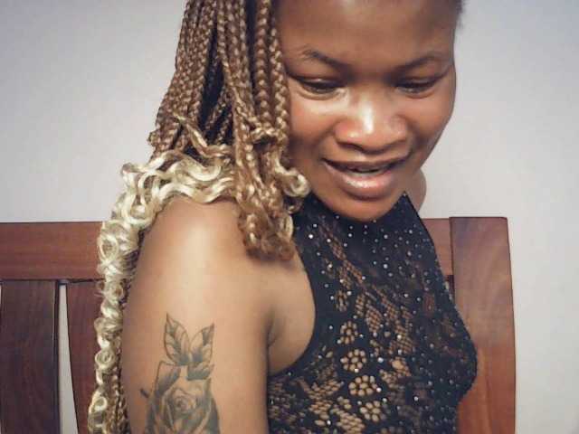 queenivy webcam bongacams model stream image