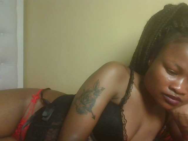 queenivy webcam bongacams model stream image