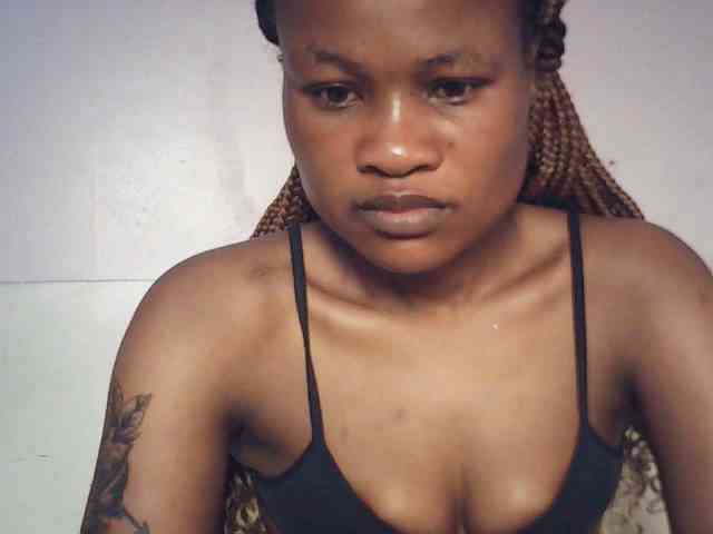 queenivy Live Webcam on BongaCams