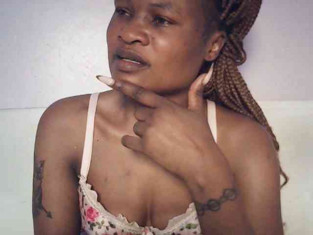 queenivy Live Webcam on BongaCams