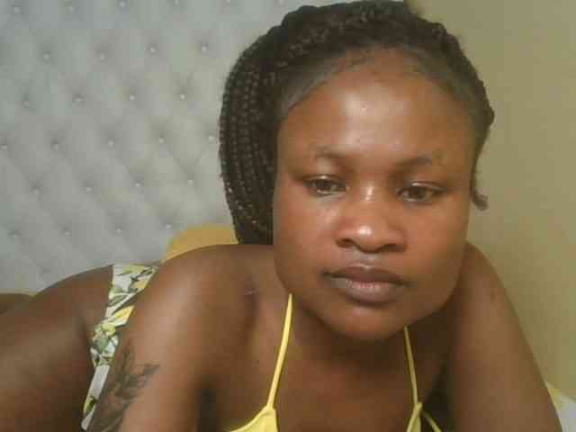 queenivy bongacams