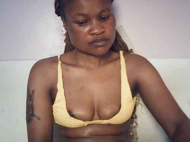 queenivy Live Webcam on BongaCams