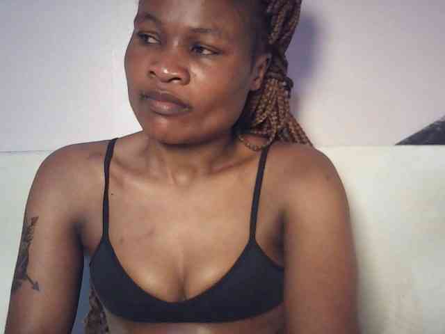 queenivy Live Webcam on BongaCams