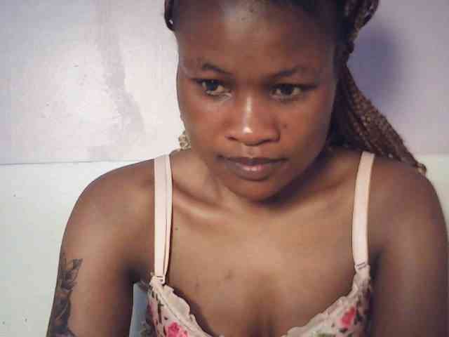 queenivy Live Webcam on BongaCams