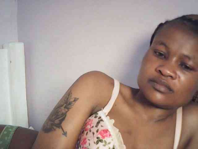 queenivy Live Webcam on BongaCams