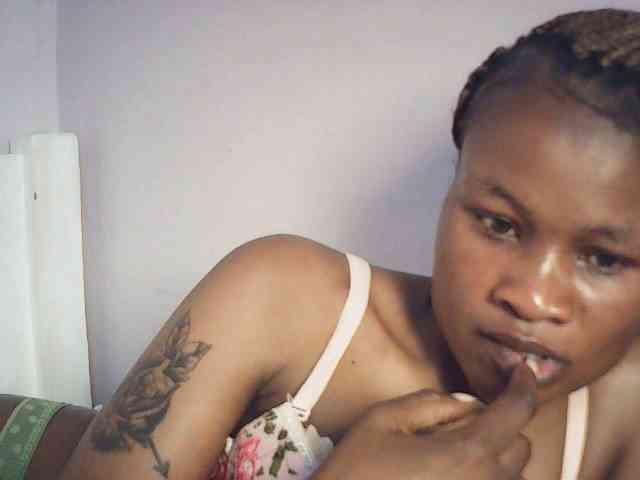 queenivy Live Webcam on BongaCams