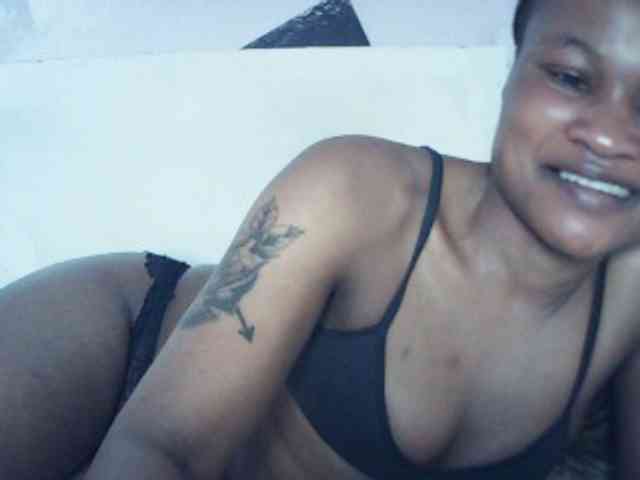 queenivy Live Webcam on BongaCams