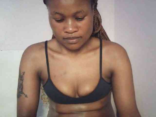 queenivy Live Webcam on BongaCams