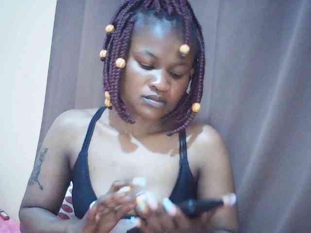 queenivy Live Webcam on BongaCams