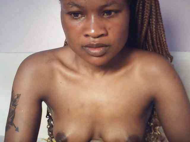 queenivy Live Webcam on BongaCams