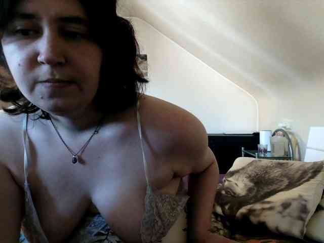 Lucy2025 Live Webcam on BongaCams